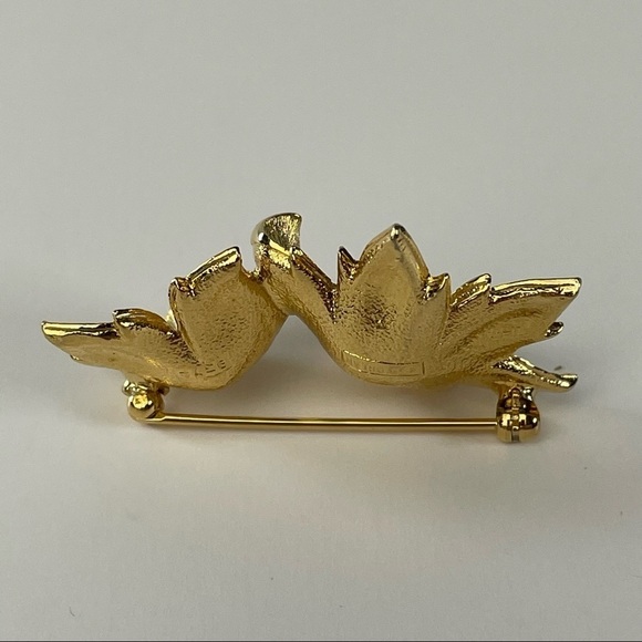 D’orlan Double Flower Brooch Gold Plated - Picture 5 of 9